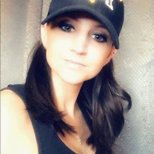 Meet your Posher, Alicia